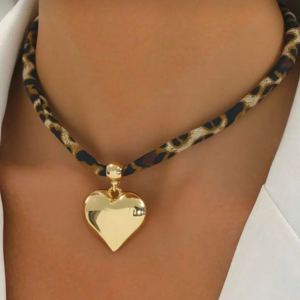 New Gold Heart Pendant Necklace